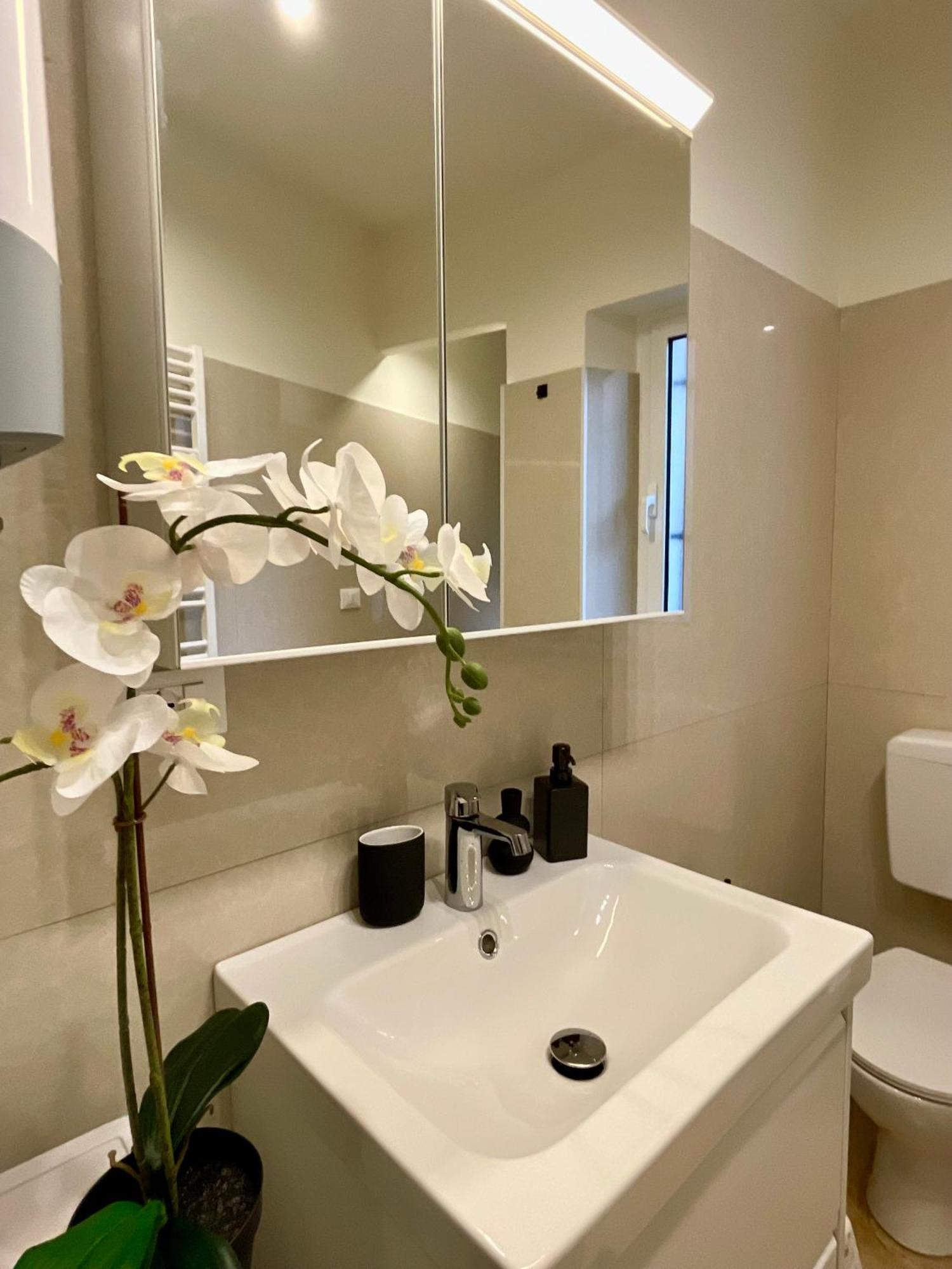 Happy Family Apartments Incantesimo Genoa Bagian luar foto